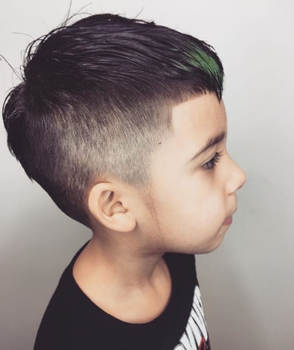 Undercut with Simple Short Straight Hairs