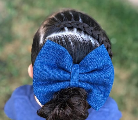 Braided Top With Extravagant Bow Clip