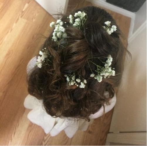 Wavy Hairstyle With Flowers