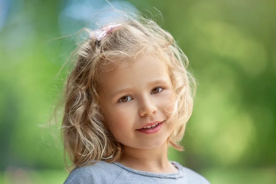 medium wavy blonde bob for little girl