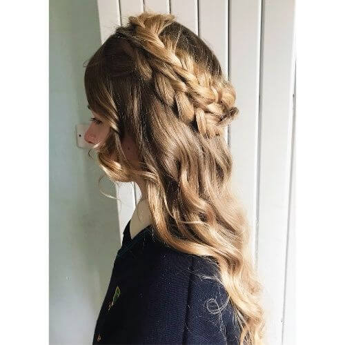 Top Easy Christmas Hairstyles For Girls This Holiday Season