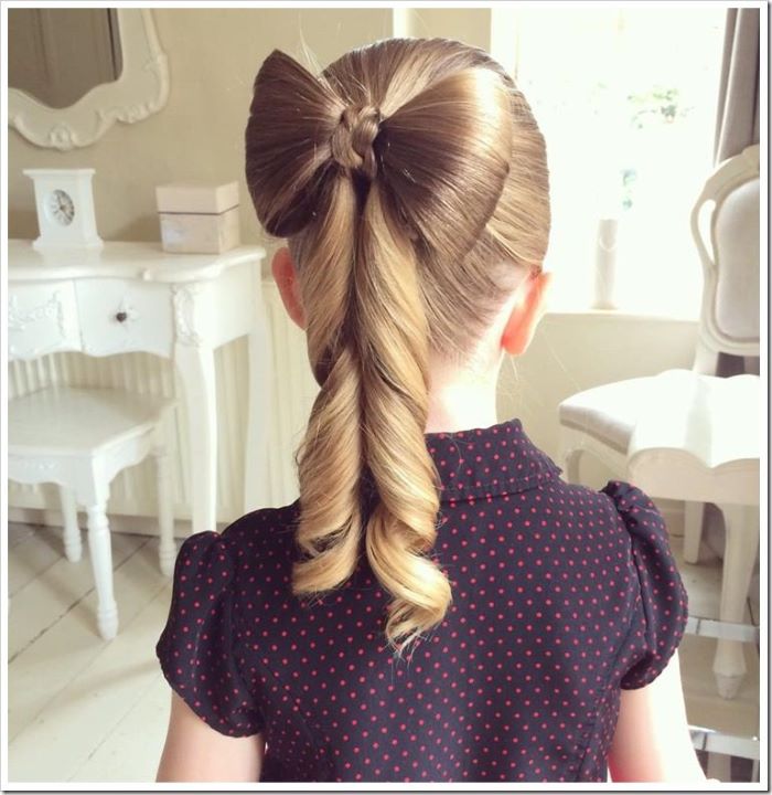 Hair Bow Style With Twisted Tails