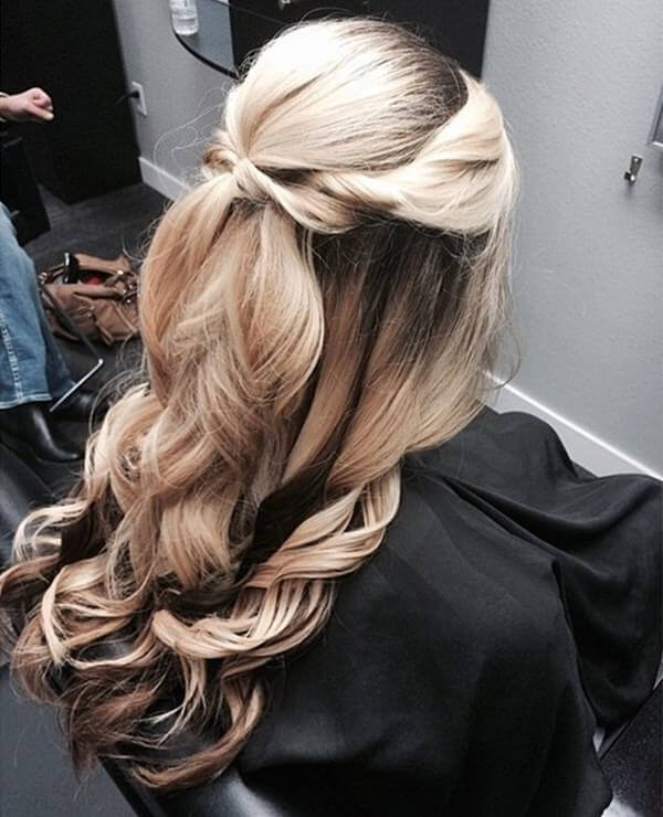 Elegant Homecoming Hairstyles To Try For A Chic Look In 2023