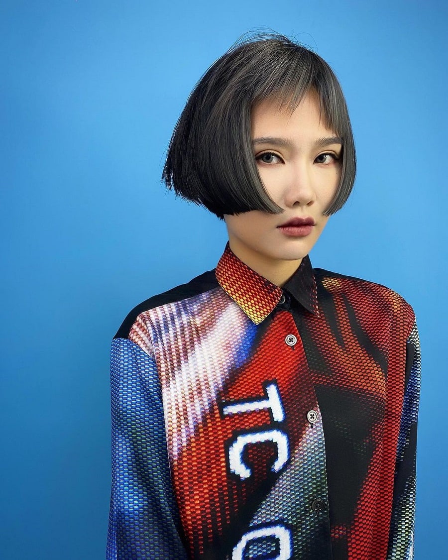 Korean short bob with round face