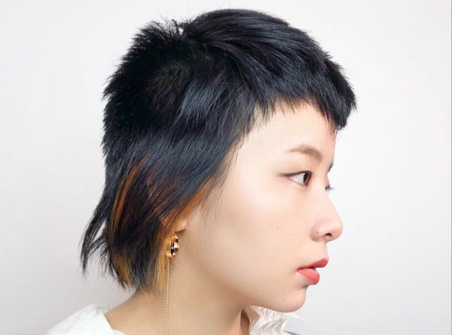 round face Korean girl with short hair